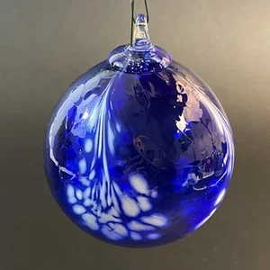 Hand Blown Art Glass Hanging Witch Orb Ball Christmas Ornament Cobalt Blue 3" - Picture 1 of 7