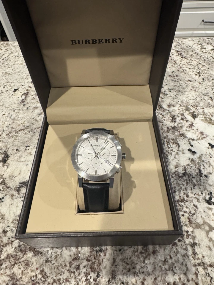 Authentic Burberry watch women - Black Leather Band - With Box And Manual - Image 1 of 4