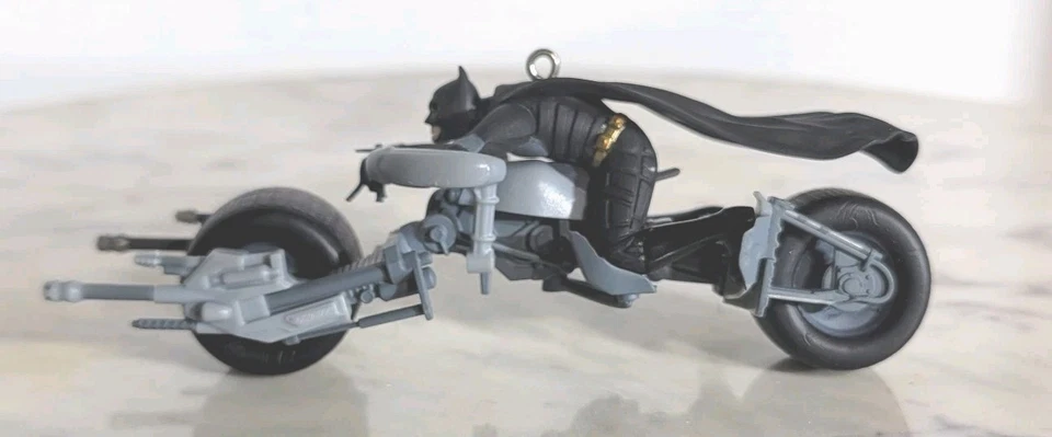 Hallmark Keepsake Ornament 2013 The Bat-Pod Batman árbol de Navidad adorno 4" Foto 1 de 4