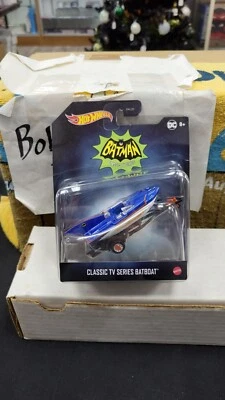 Nuevo en caja 2021 Batboat Batman serie de televisión clásica 1/50 Hot Wheels DC remolque de juguete enganche Foto 1 de 3