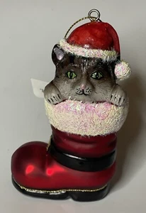 "Adorno de Navidad gato en sombrero saliendo de la bota de Santa vidrio de 4,5"" de alto" - Imagen 1 de 8