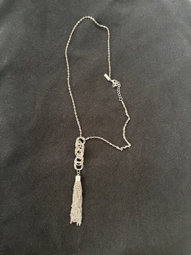 VETEMENTS INC. International Concepts Collana con ciondolo lungo in nappa argento