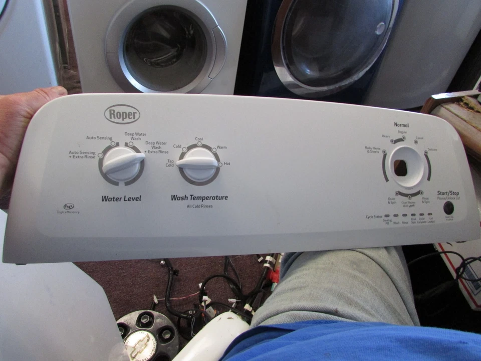 CONSOLA LAVADORA ROPER CON INTERRUPTORES DE TEMPERATURA Y NIVEL DE AGUA PARTE # W10890625 Foto 1 de 4