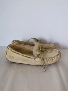 UGG Dakota Chestnut Ivory Slippers Moccasins Shoes Size 6  - Picture 1 of 9