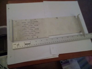 PC/Server Hard Drive Mounting Plate to fit 13 inch slot - Bild 1 von 2