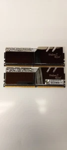 PAIR OF TRIDENT Z ROYAL (2X16GB)32GB DDR4 3000MHz F4-3000C16D-32GTRS MEMORY - Picture 1 of 3