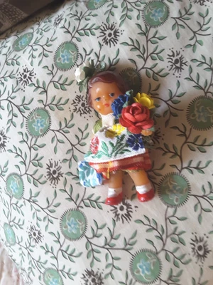 Ancienne petite poupée en caoutchouc ARI 7cm - Photo 1/2