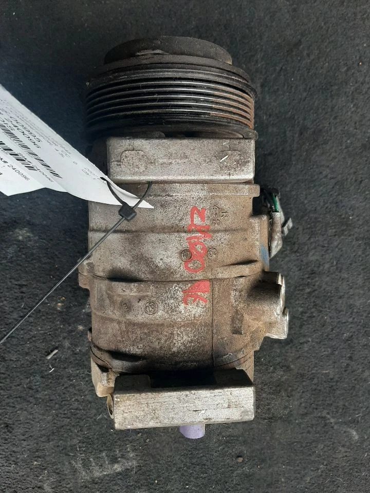 2004-2007 CHEVROLET EXPRESS 1500 VAN AC Compressor 4.3L 10366546 - Image 1 of 4