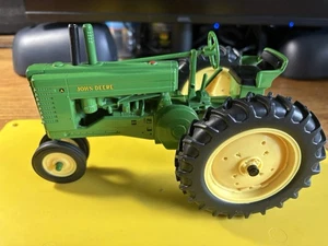 VINTAGE JOHN DEERE MODEL A TRACTOR 1/16 ERTL USED EXCELLENT CONDITION 8.5”L - Picture 1 of 9