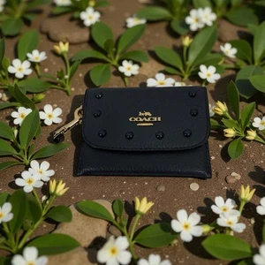 Women’s Coach Rivets Card Pouch New With Tags Leather blue & Gold - Picture 1 of 14