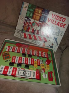 Video Village 1960 juego de mesa programa de televisión CBS Milton Bradley # 4060 EXCELENTE - Imagen 1 de 4