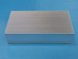 1) GROSSER 28 FIN STRANGGEPRESSTER ALUMINIUM KÜHLKÖRPER 13" L x 6-13/16" B x 3" H von MACHTRON - Bild 1 von 9