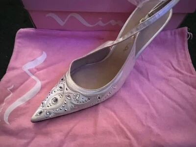 Zapatos de vestir Nina White Alaura punta con joyas. Talla 7 Foto 1 de 4