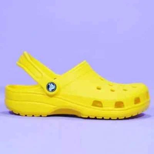 Crocs 22 Farben klassische Clogs Herren Damen leichte Sandale Urlaub Slipper UK - Bild 1 von 39