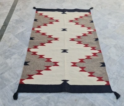 Alfombra de lana navajo hecha a mano estilo nativo americano del suroeste alfombra de dos colinas grises Foto 1 de 4