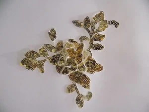 APPLICAZIONE PATCH TOPPA TERMOADESIVA RAMAGE FIORI CON FOGLIE PAILLETTES ORO - Picture 1 of 1