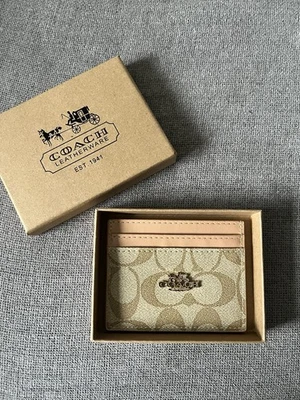 Women’s Beige Coach Card Holder