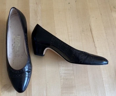 Tacones vintage Salvatore Ferragamo para mujer negros marrones talla 6 B DQ 14913 347 Italia Foto 1 de 4