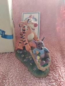 Estatuillas Pooh & Friends La primavera es el mejor momento para echar una mano - Imagen 1 de 5