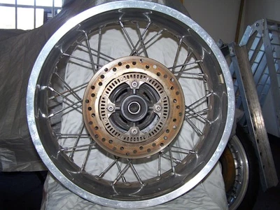 Conjunto de rueda trasera de aluminio Triumph Thruxton 1200 2016 Foto 1 de 2