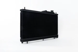 Radiador CSF 2 filas 42 mm Race-Spec todo aluminio - negro para Subaru WRX/STI 08-21 - Imagen 1 de 9