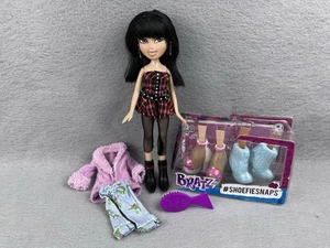 Rare Bratz Doll Flashback Fever Jade Doll With Rare Nevaeh World Twinz Outfit ++ - Picture 1 of 8