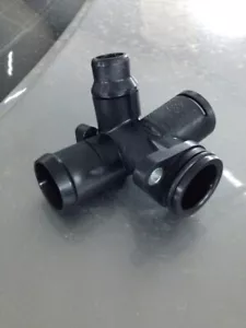 Genuine Volkswagen Connection 06D121132C Audi A4 2.0T 05-08, A6 2.0t 09-11 - Picture 1 of 1