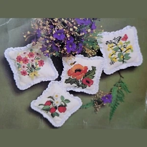 Vintage The Creative Circle Kit #1902 "Bustine" Set di 4 Bustine per Ricamo - Foto 1 di 11