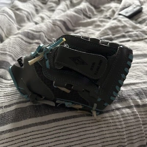 Franklin Infinite Web Ready To Play Baseball Glove 22750E 10 1/2" Shock Sorb - Picture 1 of 9