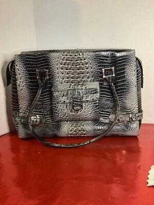 Bolsa tote Charlie Lapson couro designer jacaré em relevo preto/cinza  - Imagem 1 de 4