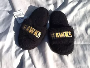 VICTORIA'S SECRET PINK Iowa Hawkeyes SUPER SOFT SLIPPERS S sz 5-6 - Picture 1 of 4