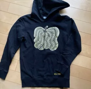 YAYOI KUSAMA x UNIQLO 'Gold Pumpkin' MoMA SPRZ NY Art Sweat Shirt Black Hoodie M - Picture 1 of 3