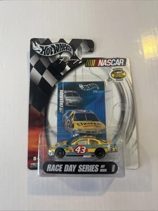 JEFF GREEN #43-HOT WHEELS RACE DAY SERIES B6583, NASCAR, CHERIOS - Imagen 1 de 4