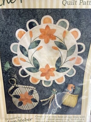 Lilies in the field Pat Sloan and Co. quilt patterns Ann weber penny rug bag - Image 1 of 4