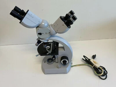 Zeiss Dual Head Microscope with Oculars, Objectives, and condensor - Image 1 of 4