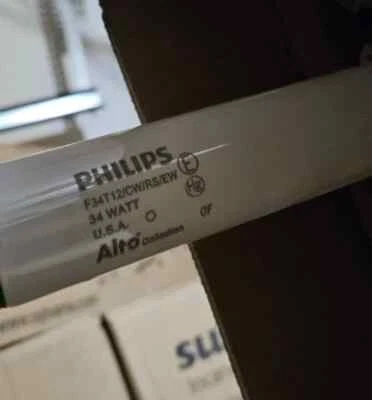 Deal NEW PHILIPS 48" F34T12/CW/RS/EW/ALTO 34W Replacement Bulb + FREE SHIPPING  - Image 1 of 4
