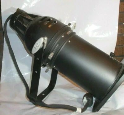 L&E Axial Quartz 500/600/700W Ellipsoidal Reflector Spotlight 6" X 22" AQ61 - Image 1 of 4