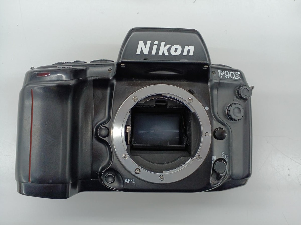 フィルムカメラ Nikon F90XD 赤城耕一：第45回 大きな欠点もなく、ソツなくまとまっている