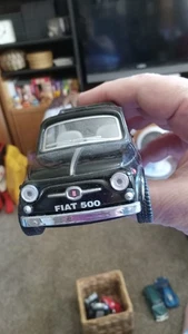 Classic Fiat 500 1/24 Scale Diecast Model by Kinsmart - BLACK - Picture 1 of 6
