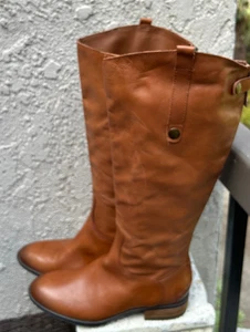 Stivali da equitazione alti nuovi con etichette Sam Edelman ~ Penny in pelle ~ polpaccio largo 8,5 ~ $ 200 - Foto 1 di 15