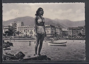 Cartolina Rapallo La Sirena dello Scoglio DONNA IN COSTUME DA BAGNO G2255 - Picture 1 of 1
