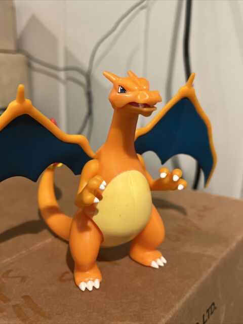 Boneco Mega Charizard articulado Miniatura 7 cm Pokemon