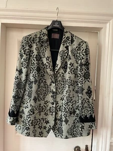 Sempre Piu Chalou Jacket skirt suit: floral with velvet trim 18-20, 48” chest - Picture 1 of 11