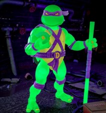 Super 7 TMNT Ultimates Donatello Mutagen Ooze Glow in the Dark Figure