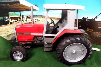 May 1987 Massey Ferguson 3070 1/16 Scale Diecast Tractor - Special Edition - Image 1 of 4