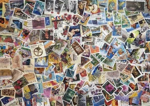 Australia 200 Stamps, All Large & Different Mostly Commems -postally Used - Picture 1 of 3