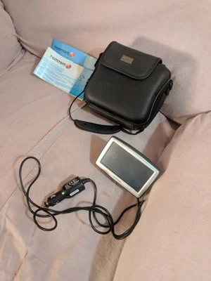 TOMTOM GPS DEVICE - Image 1 of 2