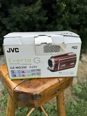 JVC  Hard Disk Video Camera Everio Red GZ-MG330-RU Powers on - Image 1 of 4