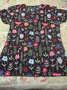 Women's Size XS Zoe & Chole Floral Scrub Top FREE SHIPPING!!! - Picture 1 of 4