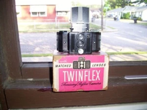 VINTAGE! TWINFLEX CAMERA T-25 Focusing Reflex Matched Lenses 1930'S RARE FIND! - Picture 1 of 3